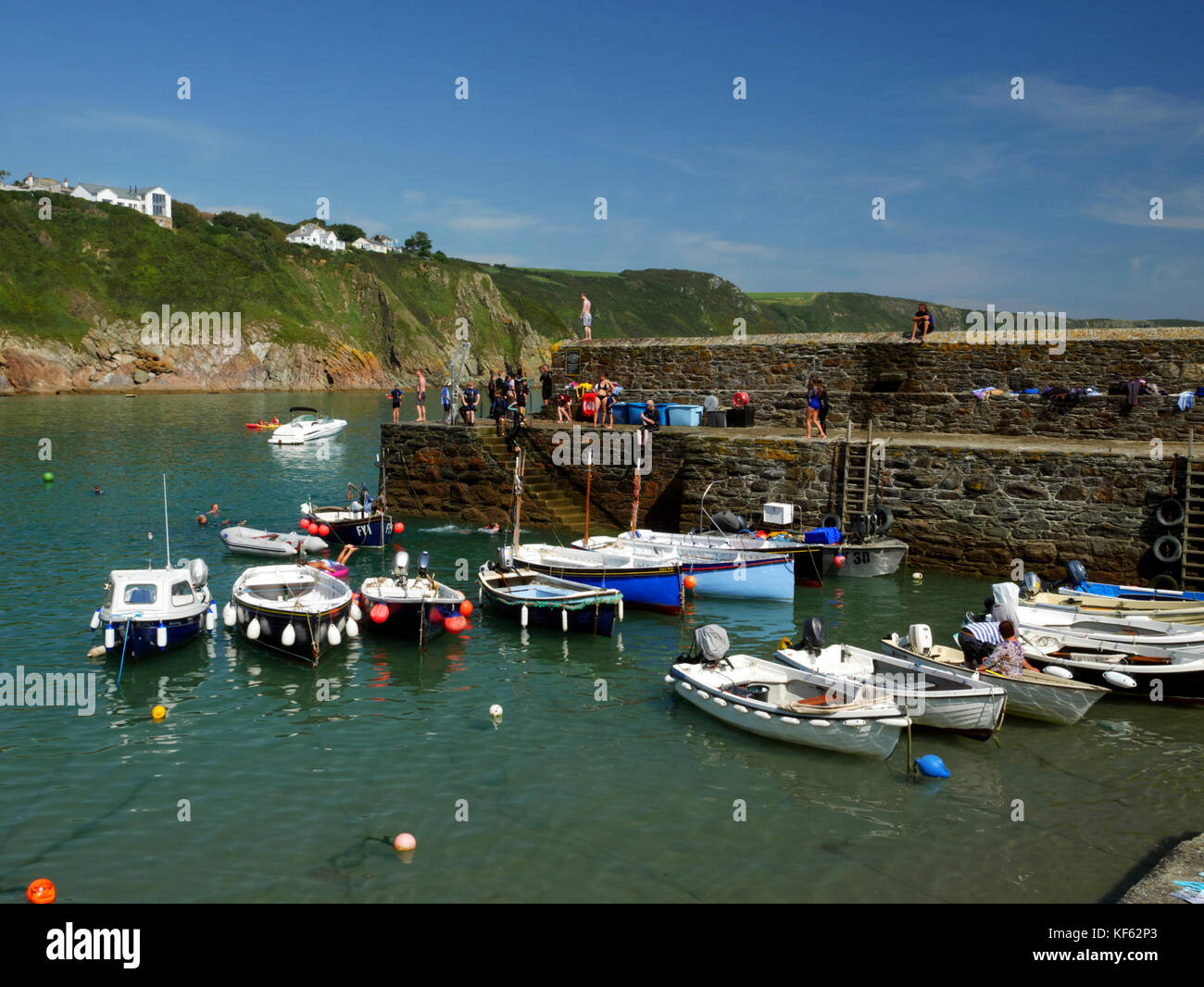 Le port de gorran haven à Cornwall à marée haute. Banque D'Images