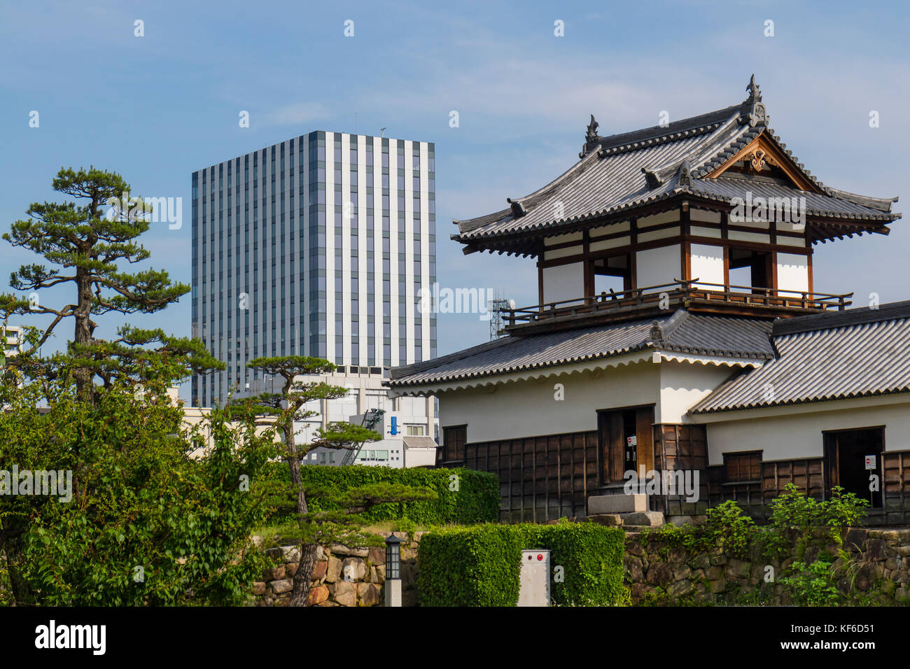 Hiroshima, Japon - 25 mai 2017 : Ancienne et nouvelle, moderne et bâtiment historique à Hiroshima Banque D'Images