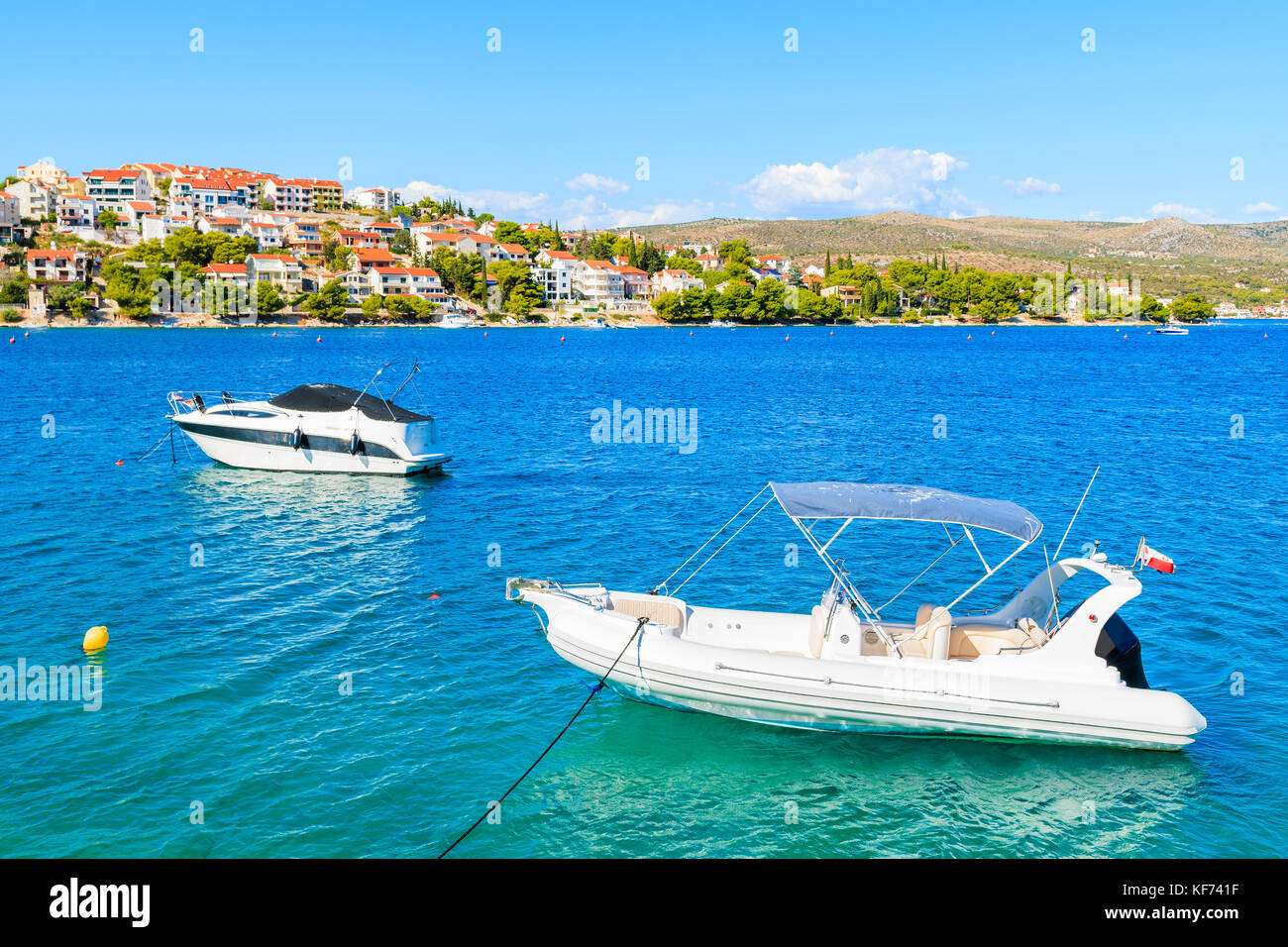Les bateaux en mer, ville Rogoznica Dalmatie, Croatie Banque D'Images