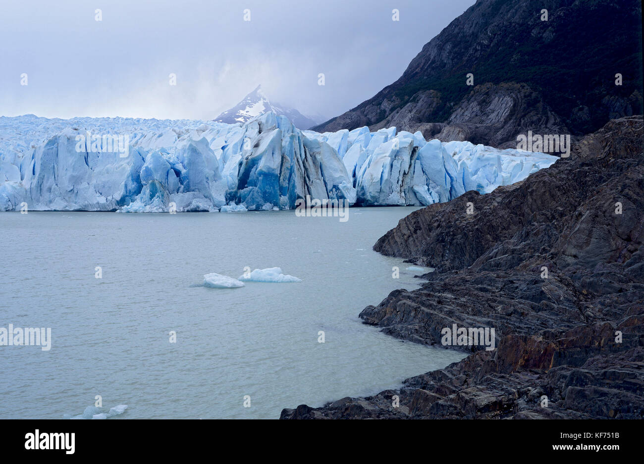 Gris glacier (gris Ventisquero), une partie du champ de glace sud de Patagonie, réserve de biosphère de l'UNESCO. Parc national Torres del Paine, Patagonie, XII Reg Banque D'Images