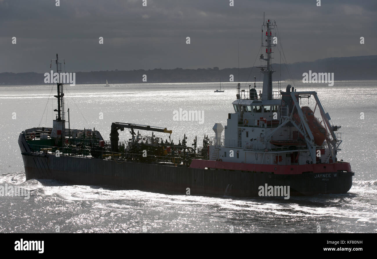 Transporteur de produits pétroliers Jaynee W quitter le port de Portsmouth, Portsmouth, Hampshire, England, UK Banque D'Images