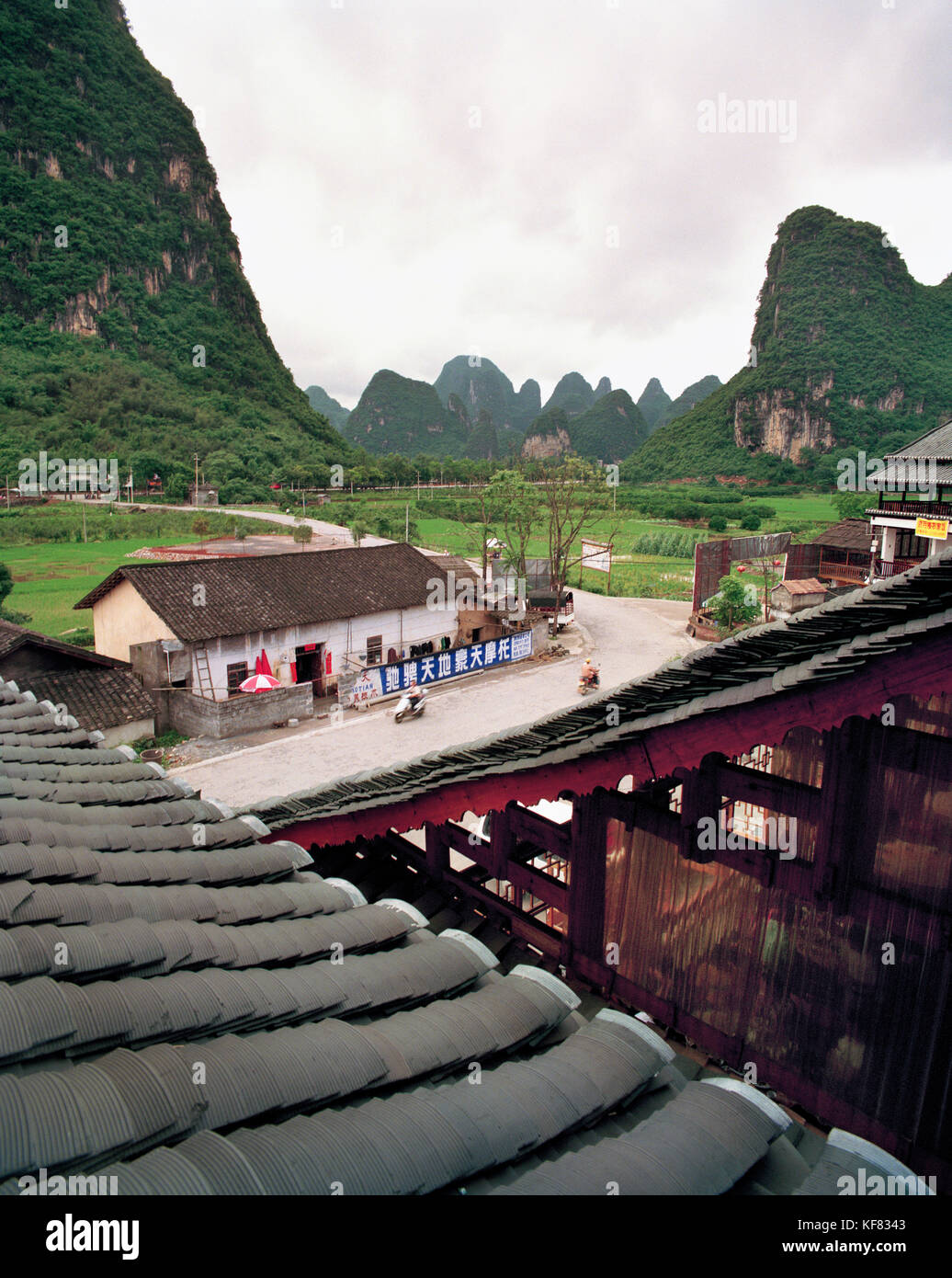 La Chine, Guilin, vue sur la campagne depuis la lune hill restaurant, terres agricoles rurales en dehors de Guilin Banque D'Images