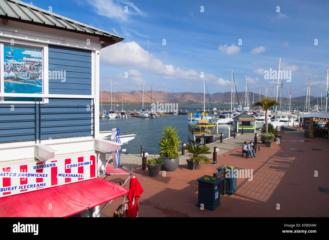 Au bord de l'eau - Knysna Quays, Knysna, Western Cape, Afrique du Sud Banque D'Images