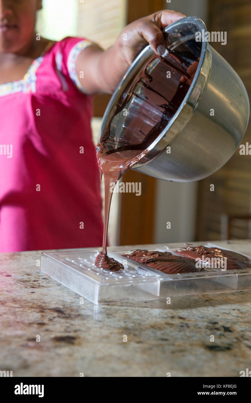 Belize, Punta Gorda, Toledo, vous pourrez participer à un bean pour bar chocolat classe où ils vont participer à l'ensemble du processus de transfo Banque D'Images