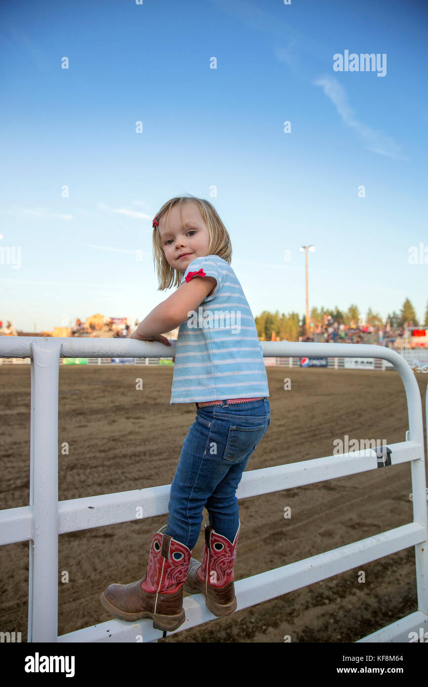 Usa, Ohio, soeurs, soeurs rodeo, les enfants à regarder les événements à la sœurs rodeo Banque D'Images