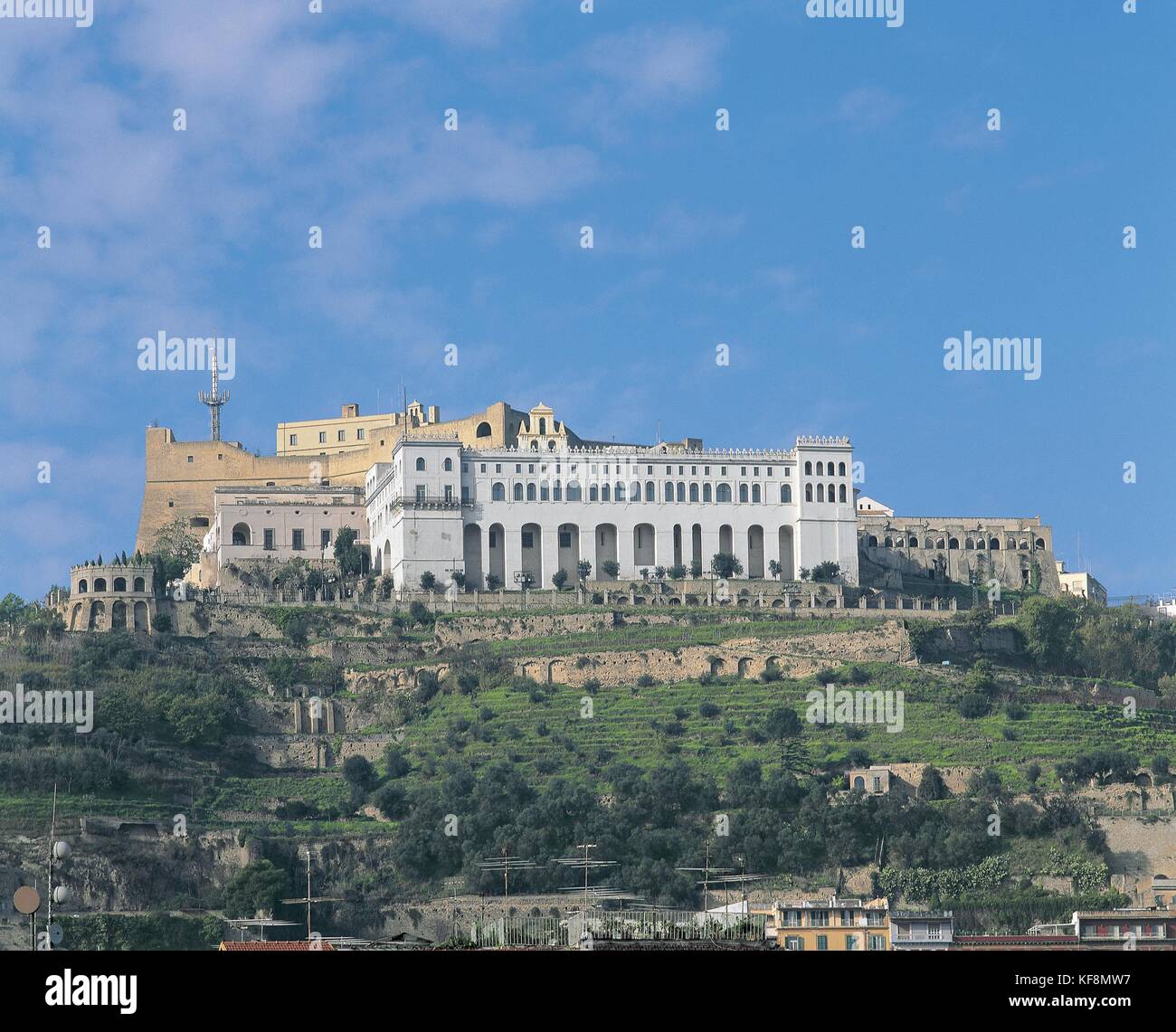 Portrait d'un château sur une colline, le château de Saint Elmo, Naples, Campanie, Italie Banque D'Images