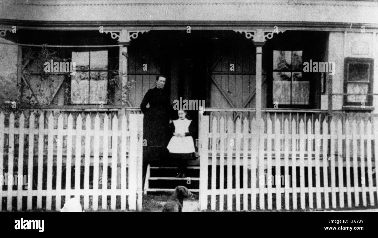 1106172 Mme James Hamilton, maîtresse de poste à Chermside, ca. 1892 Banque D'Images