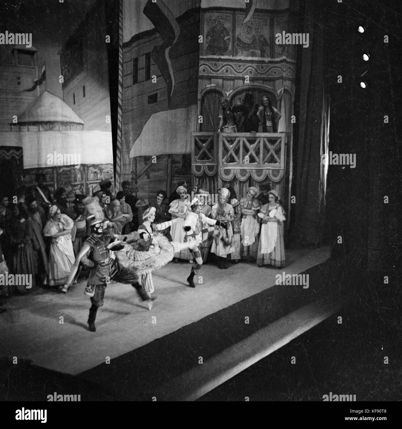 Joseph Kirsova les étoiles dans le De Basil Ballet russe Petrouchka, le Théâtre Royal, Sydney, 11 janvier 1937, Sam Hood Banque D'Images