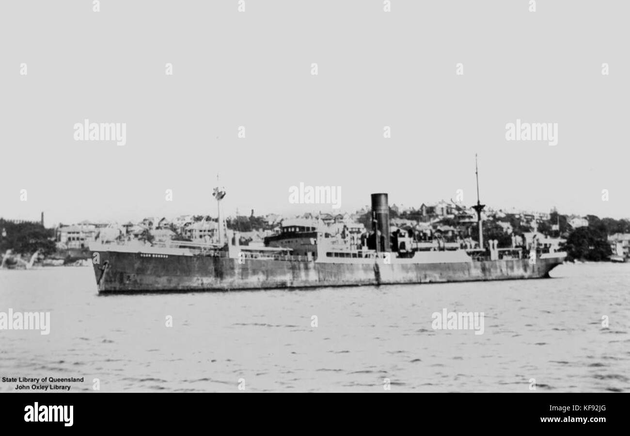 Cette photographie historique montre le Clan Munroe, un navire remarquable dans l'histoire maritime. Il reflète le rôle des compagnies maritimes dans le commerce mondial au début du XXe siècle, capturant un moment important dans l'histoire du transport maritime. Banque D'Images