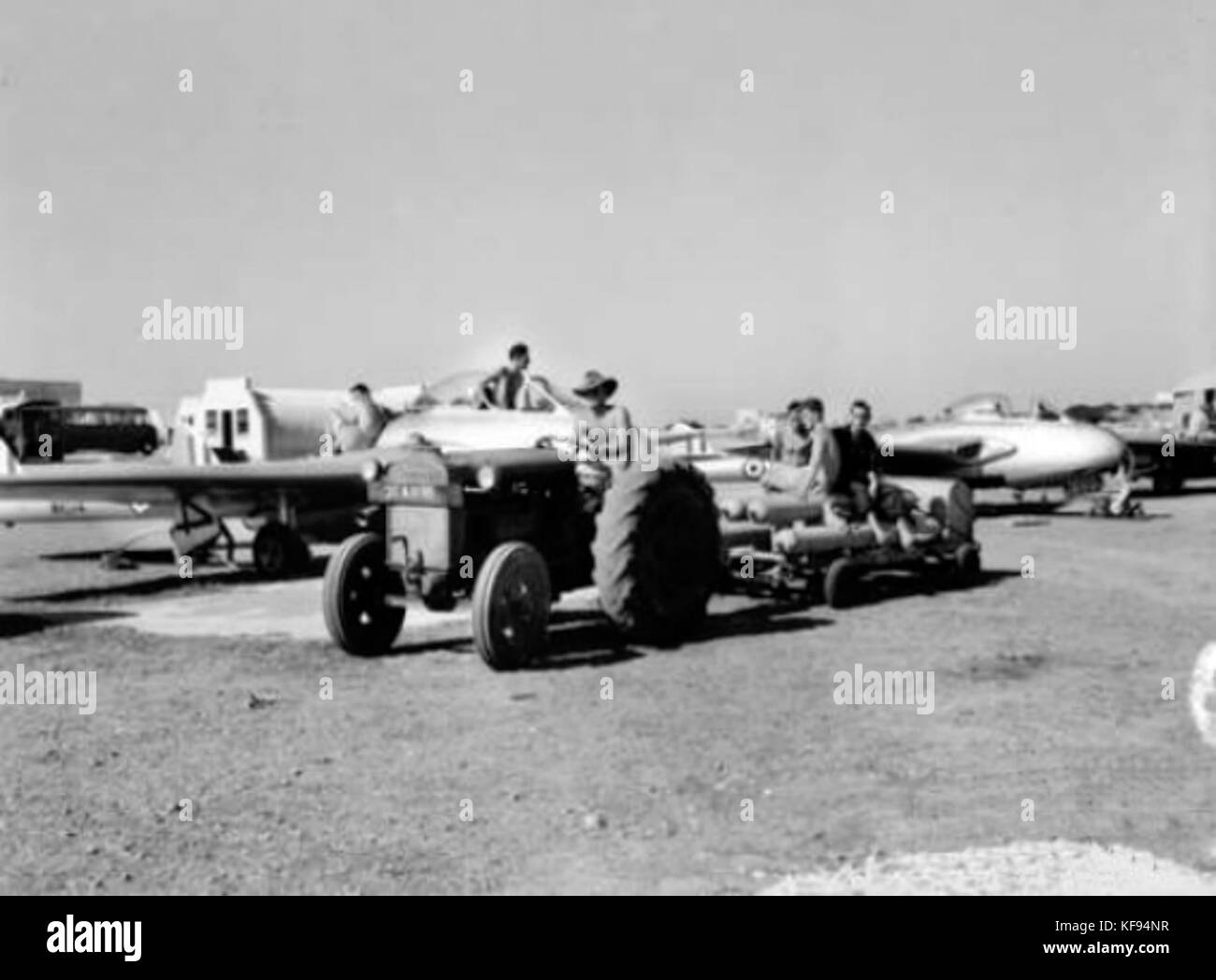 L'entretien au Vampire RAAF RAF Hal Far c1952 Banque D'Images