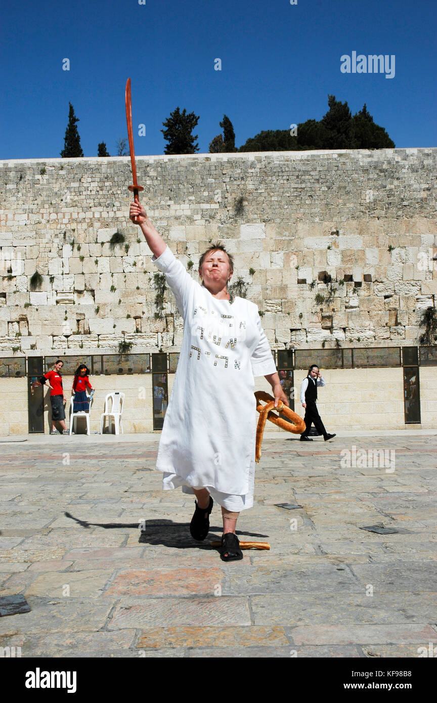 Les femmes infligées avec le syndrome de Jérusalem. le syndrome de Jérusalem est le nom donné à un groupe de phénomènes mentaux impliquant la présence de l'une ou l'autre Banque D'Images