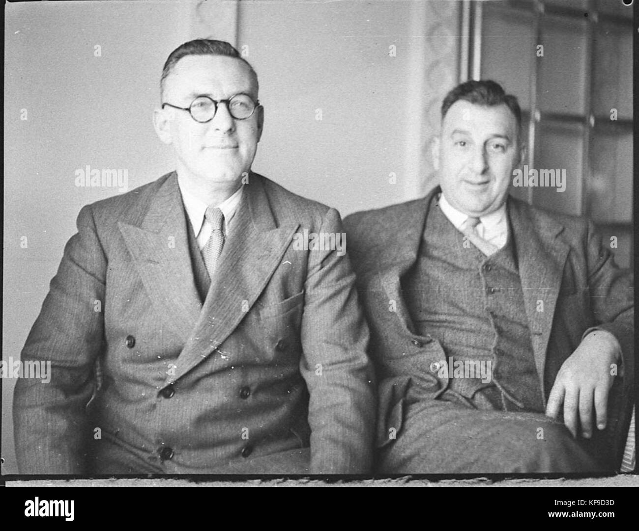 Cette photographie historique montre les arrivées à Monterey, une ville de Californie, capturant un moment important dans les débuts de l’histoire de la région. Monterey était un endroit clé pendant la période mexicaine et les premières périodes américaines en Californie. Banque D'Images