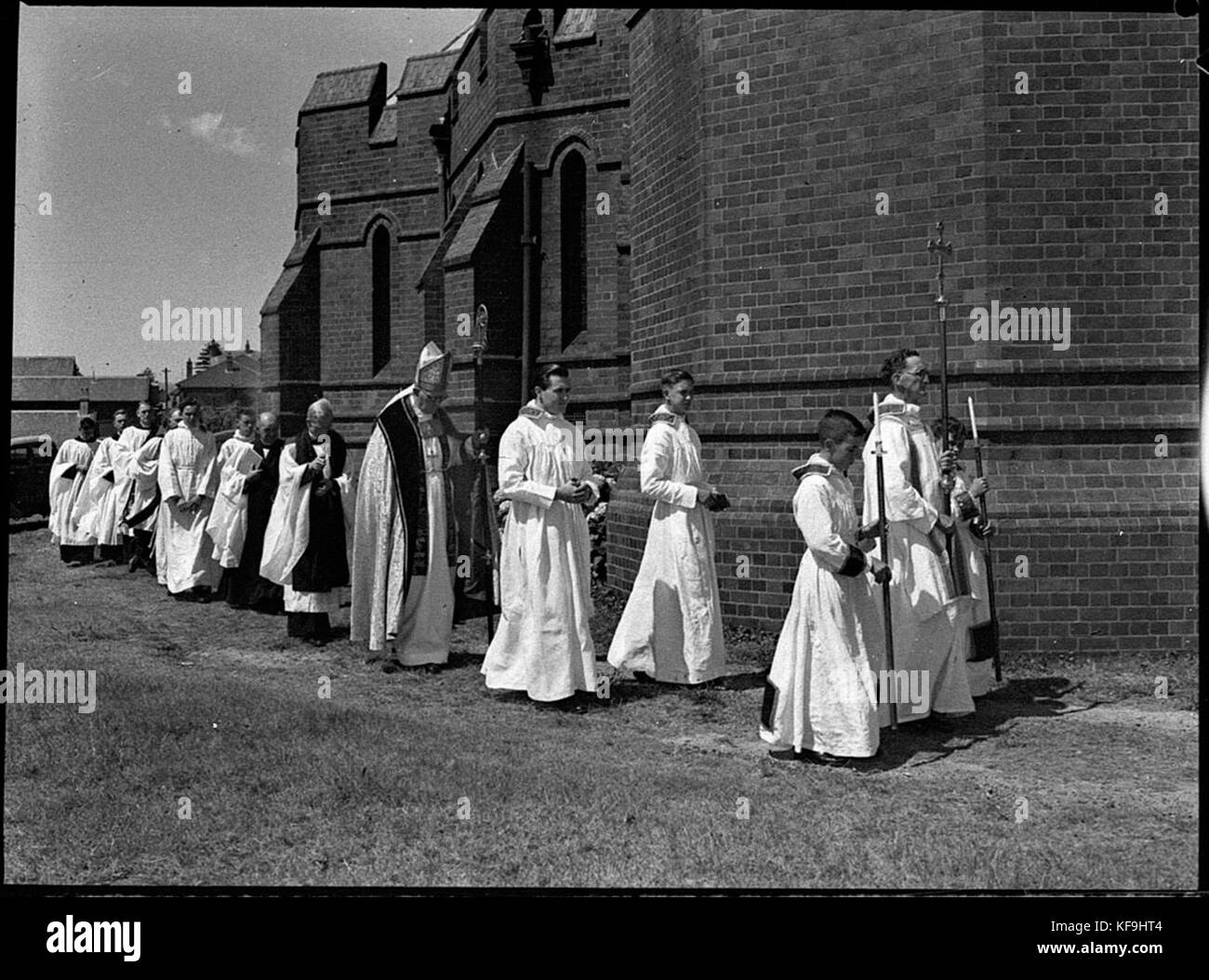 Cathédrale 31343 service coordination menée par l'évêque de Newcastle Rt Rev F de Witt Candidats Batty Revs UN Fowler W Turvey H Grayston Dr J Walker tous les diacres et Rev E Barker prêtre Banque D'Images