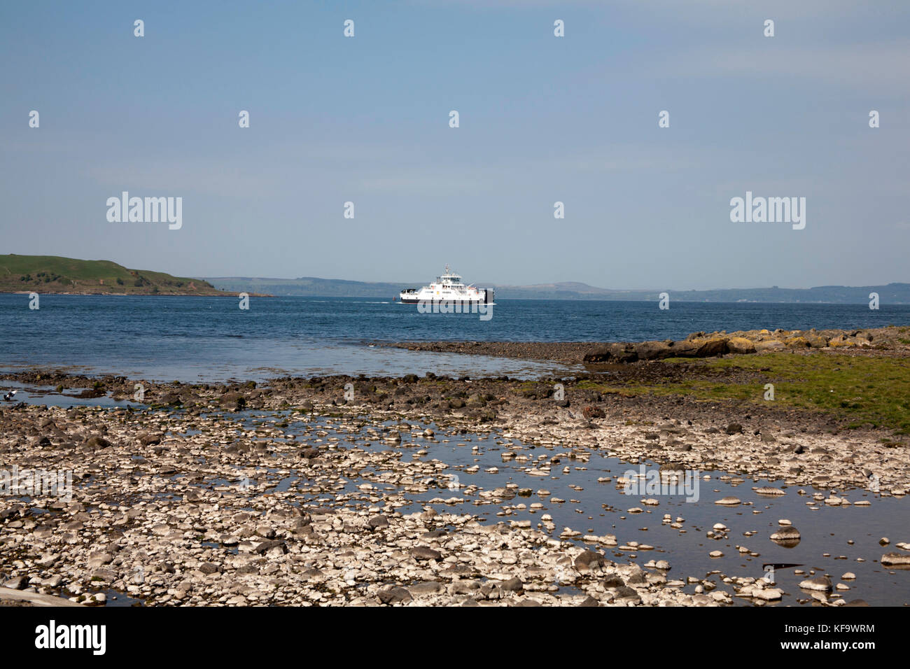 L'hôtel Caledonian macbrayne ferry loch shira ou loch siora naviguant entre la ville de largs et l'île de (Cumbrae) Amérique du sud-ouest de l'Ecosse ayshire Banque D'Images