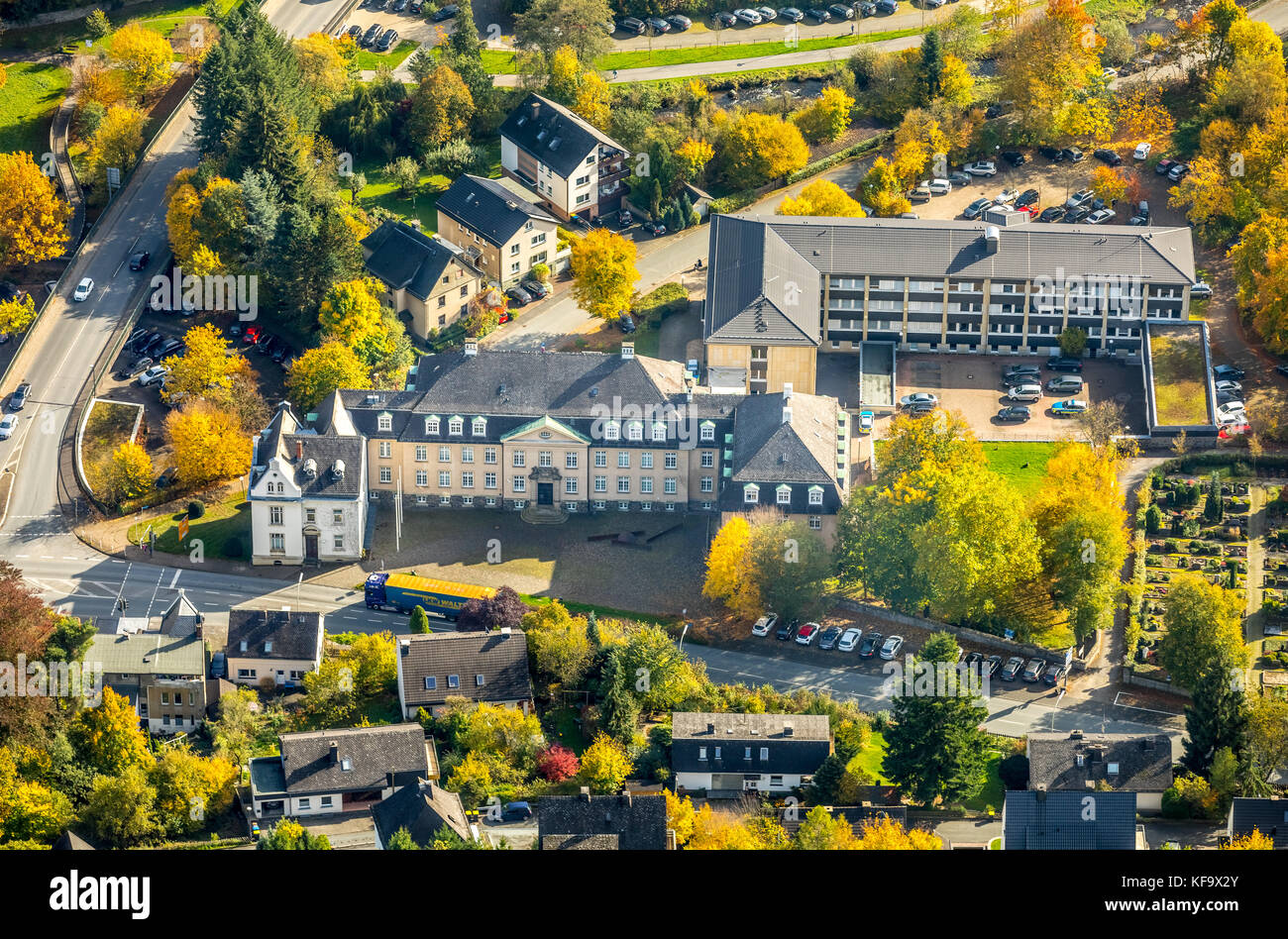 Amtsgericht Meschede, inspection de police de district - poste de police de Meschede, Meschede, Golden October, pays aigre, Rhénanie-du-Nord-Westphalie, Allemagne, UE Banque D'Images