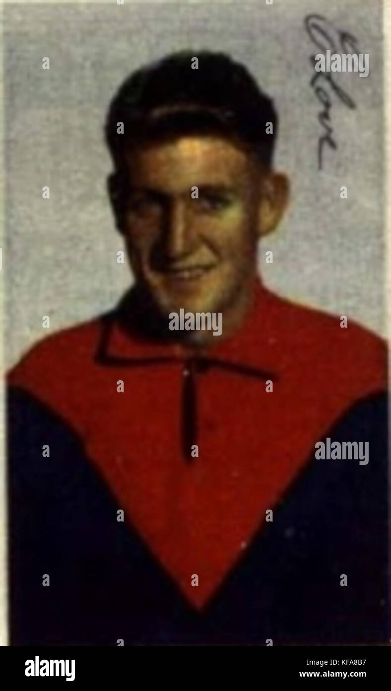 Colin Love était un joueur de tennis australien actif dans les années 1950, connu pour ses contributions notables au sport et ses réalisations sur le court au cours de sa carrière. Banque D'Images