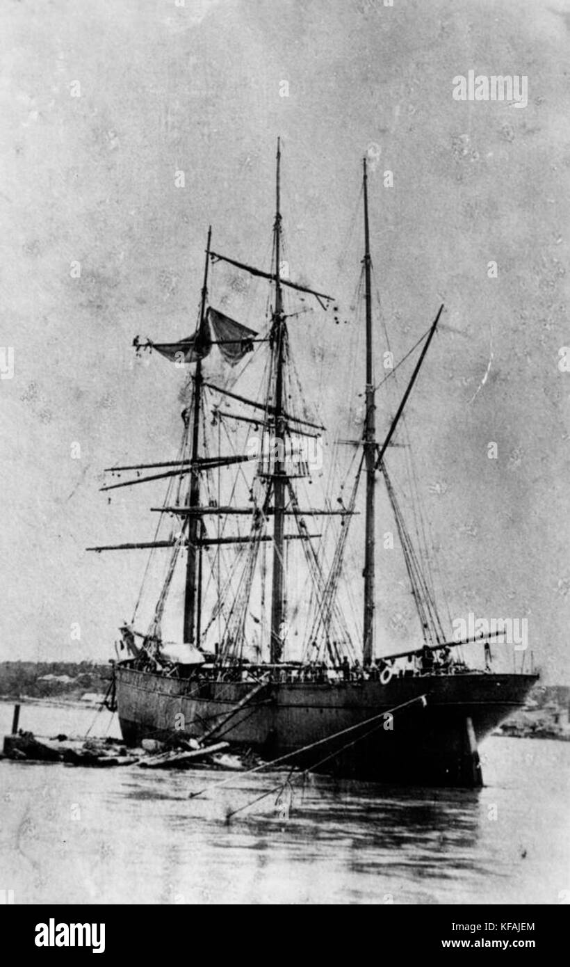 Le navire Lizzie Iredale, identifié par le numéro 1 121352, est un navire remarquable dans l'histoire maritime. Le navire est reconnu pour son service dans l'industrie maritime, avec une histoire reflétant l'importance du commerce et du transport maritimes. Banque D'Images