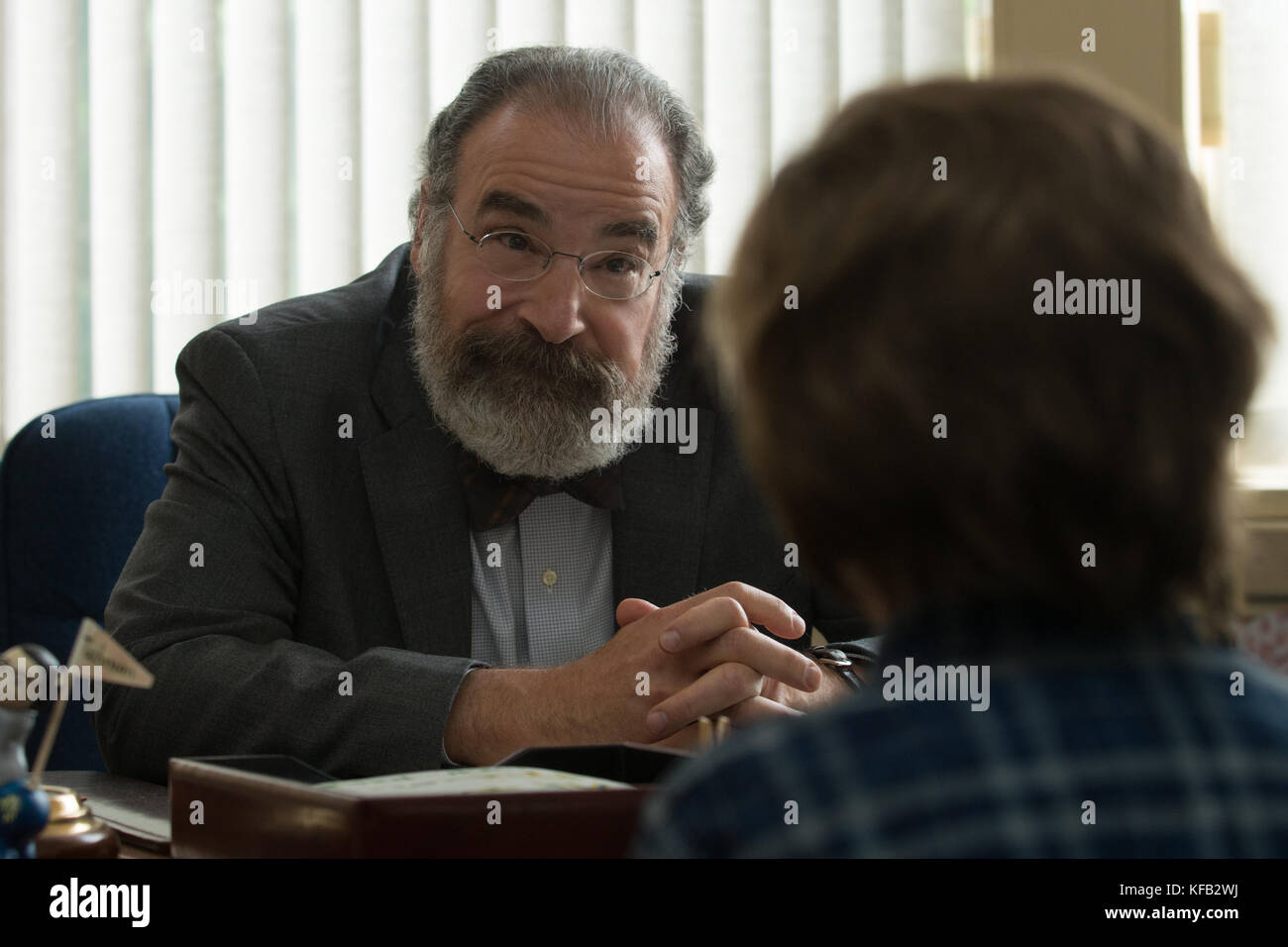 DATE de sortie: 27 octobre 2017 TITRE: Suburbicon STUDIO: Paramount Pictures DIRECTEUR: George Clooney COMPLOT: Une invasion à la maison ratte une ville familiale tranquille AVEC: Mandy PATINKIN comme M. Tushman. (Image De Crédit : © Paramount Pictures/Entertainment Pictures) Banque D'Images