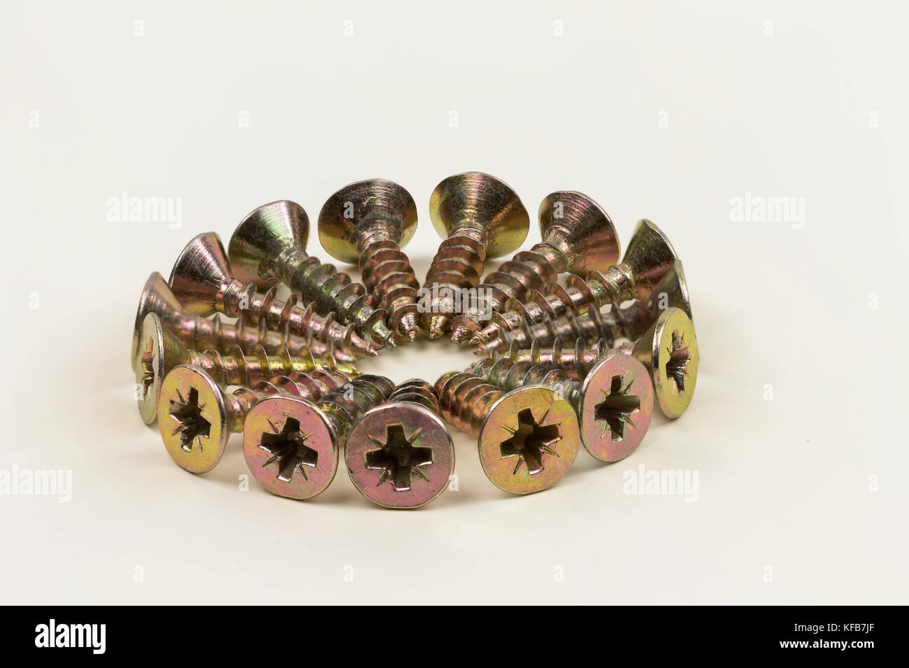 Cercle de contre-plaqué or coulé vis à bois Banque D'Images