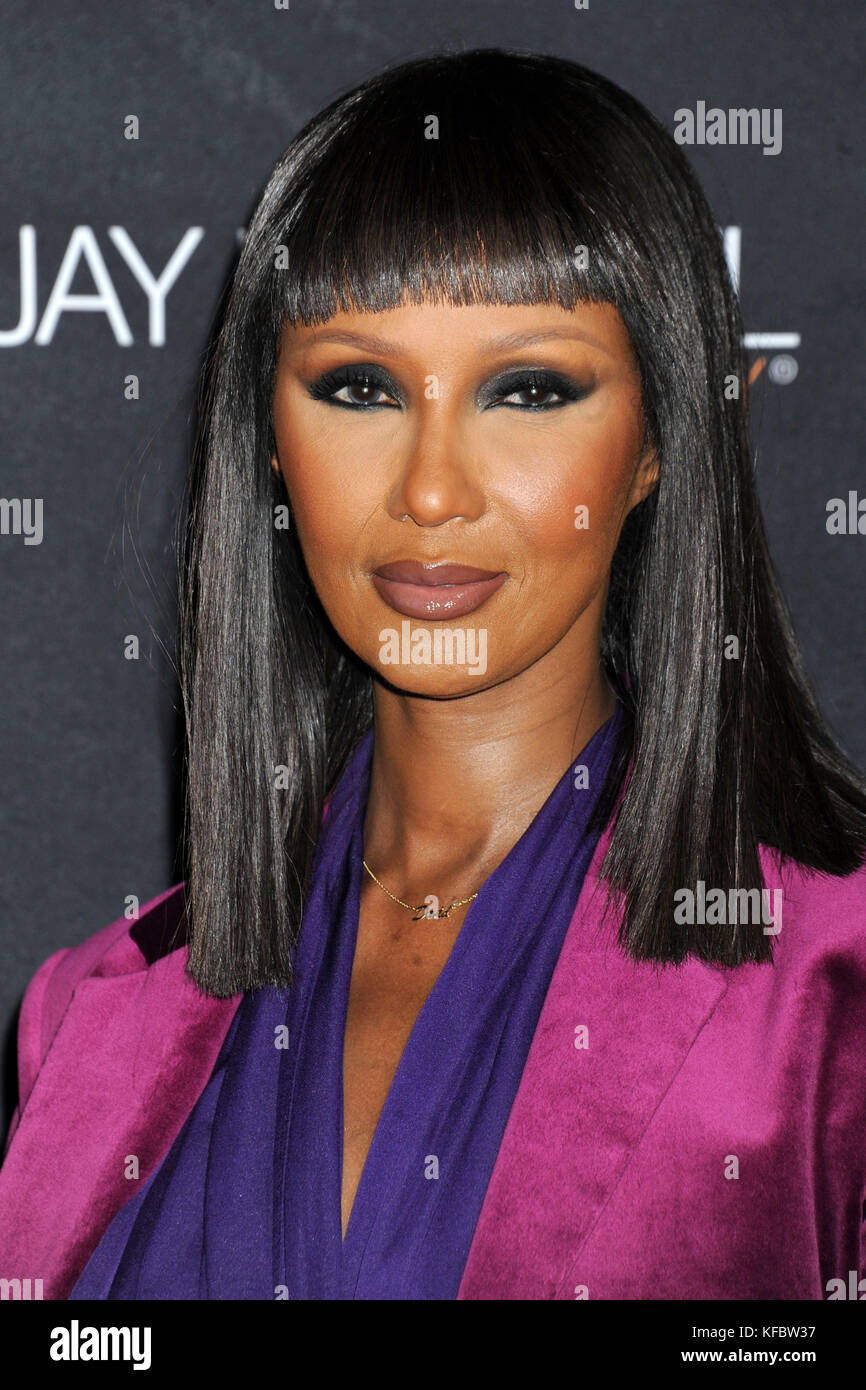 Iman Abdulmajid participe à l'événement de lancement Jay Manuel Beauty and Simon aux étapes Highline le 25 octobre 2017 à New York. Banque D'Images