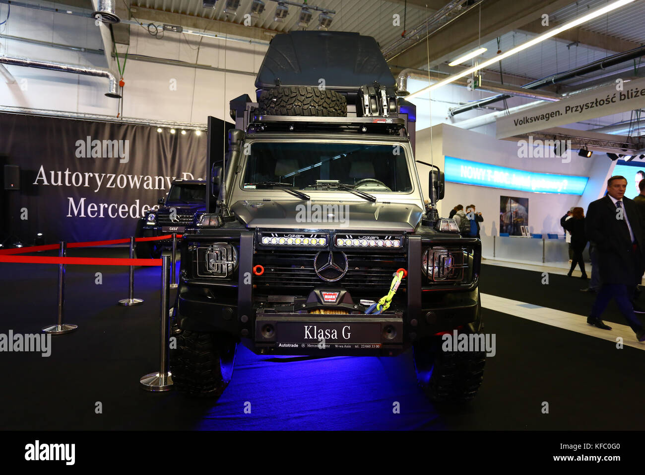 La Pologne, de Nadarzyn, 27 Octobre 2017 : Show Moto Varsovie célèbre sa 3ème édition. Luxe, course et tuning cars expose pour masses de visiteur. Grandes marques comme Volkswagen, Mercedes-Benz, Lexus et Infiniti voiture récente show. ©Madeleine Ratz/Alamy Live News Banque D'Images