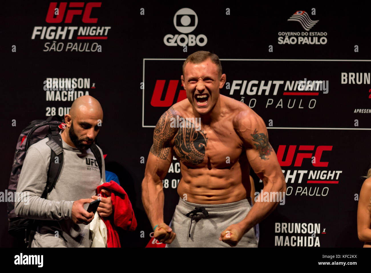 São PAULO, SP - 27.10.2017, UFC PESAGEM OFICIAL - dans la balance Jack Hermansson pendant la pesée pour la nuit de combat de l'UFC - Brunson v. Machida au gymnase Ibirapuera à São Paulo (photo : Reinaldo Reginato/Fotoarena) Banque D'Images