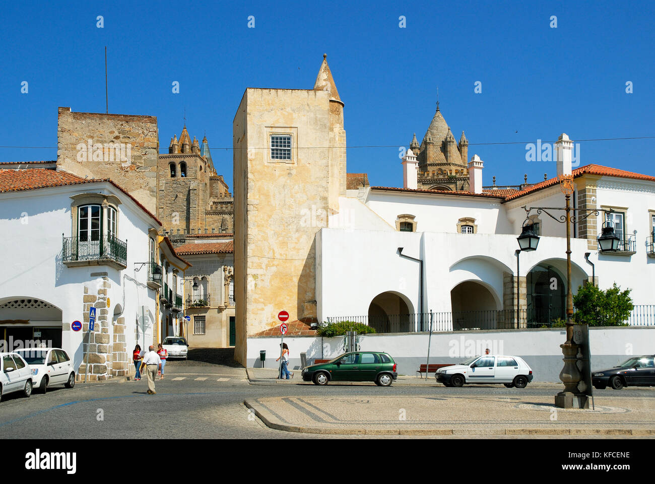 Portas de Moura (portes de la ville), site classé au patrimoine mondial de l'UNESCO. Évora, Portugal Banque D'Images