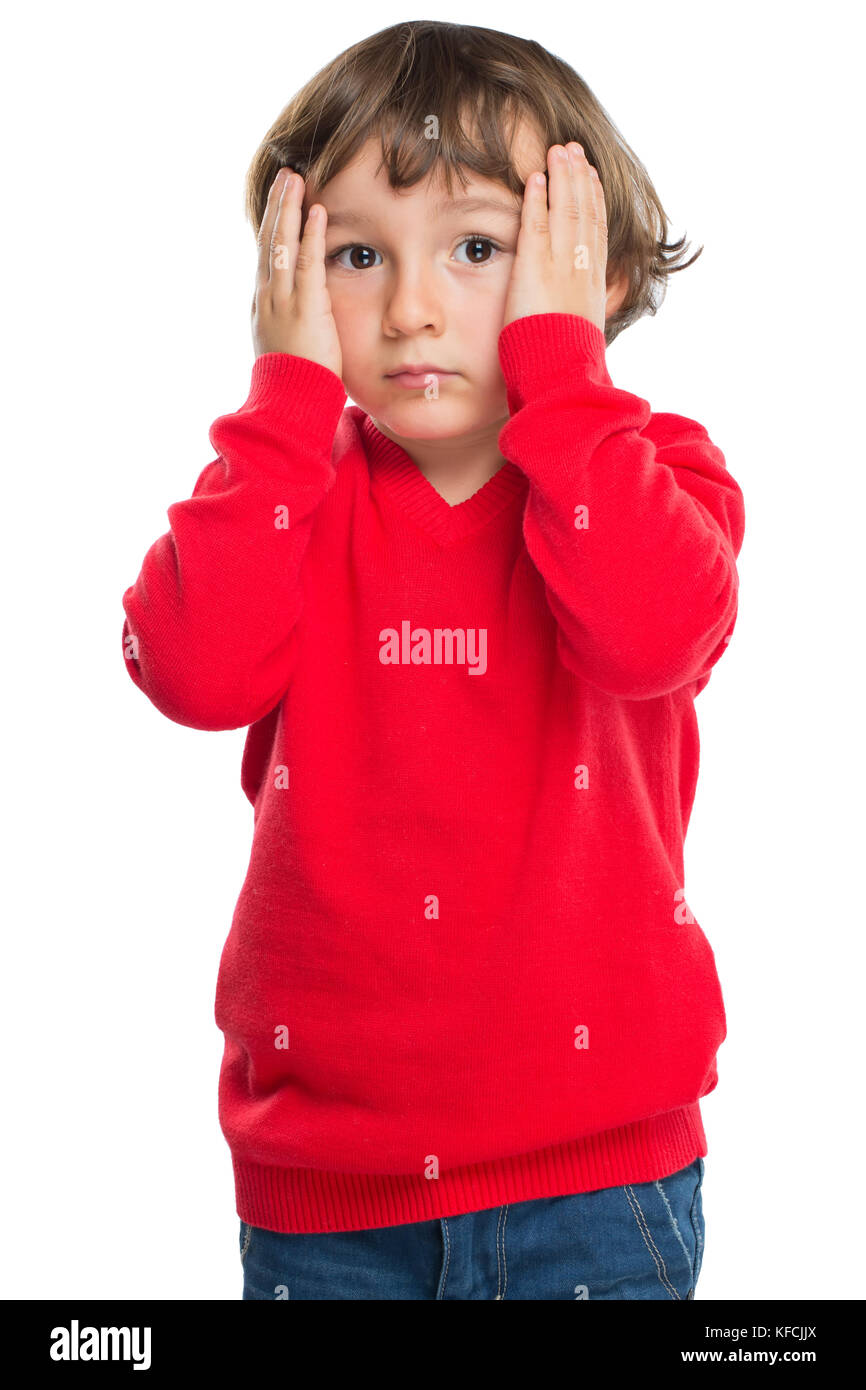 Kid enfant garçon triste tristesse tristesse peur émotion format portrait isolé sur fond blanc Banque D'Images