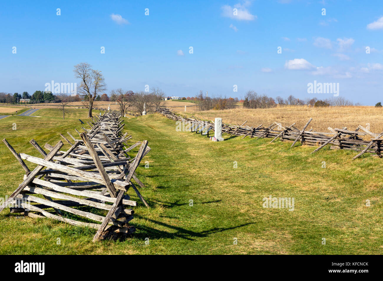 Bloody Lane (chemin creux) en regardant vers le centre des visiteurs, champ de bataille National d'Antietam, Sharpsburg, Maryland, États-Unis Banque D'Images