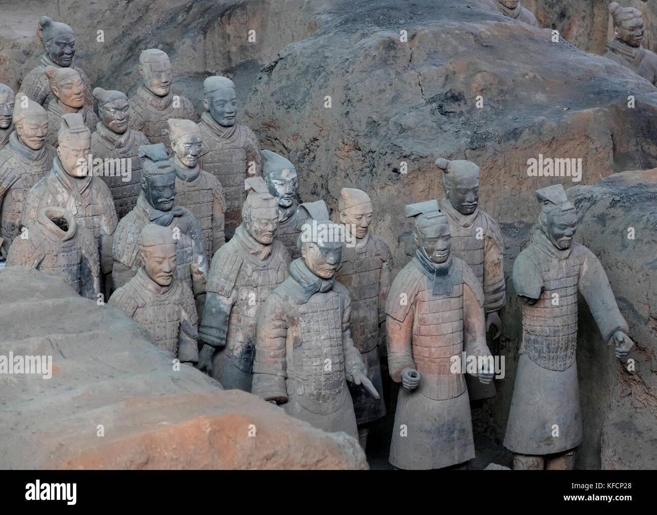 Stock photo - Armée de terre cuite, une ancienne collection de sculptures représentant des armées de Qin Shi Huang, le premier empereur de Chine, Xi'an, Chine Banque D'Images