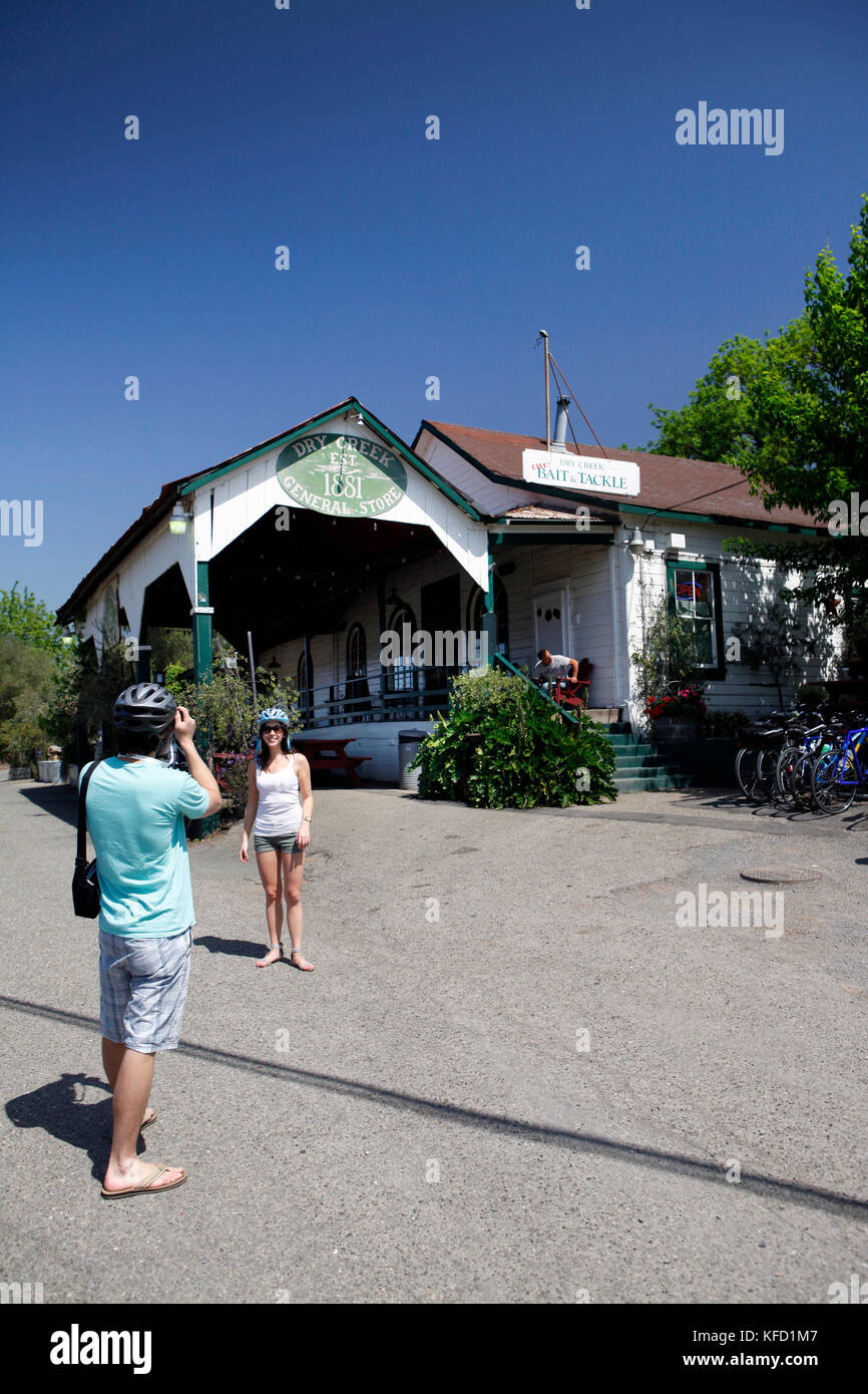 États-unis, Californie, healdsburg, à l'extérieur du magasin général et du ruisseau à sec dans un bar Alexander Valley Banque D'Images