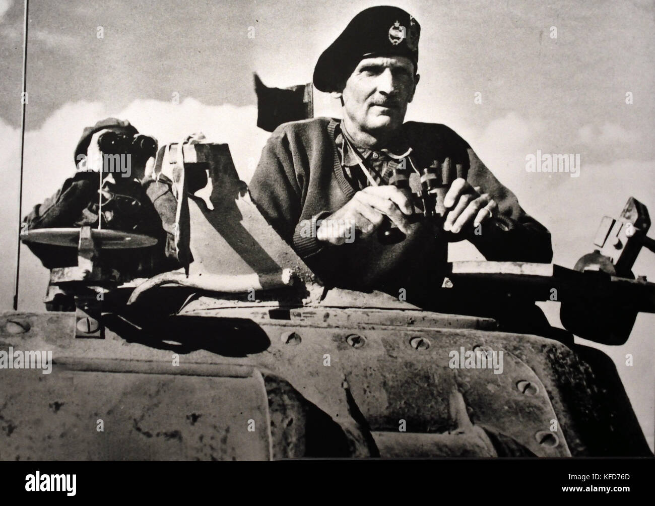 Le général Montgomery, le commandement de la 8e Armée britannique 1942 World War II ( Maréchal Bernard Law Montgomery, 1er Vicomte Montgomery d'Alamein, 1887 -1976 ( surnommé Monty et le général spartiate ) était un haut officier de l'armée britannique qui a combattu dans la Première Guerre mondiale et la seconde guerre mondiale. ) Banque D'Images