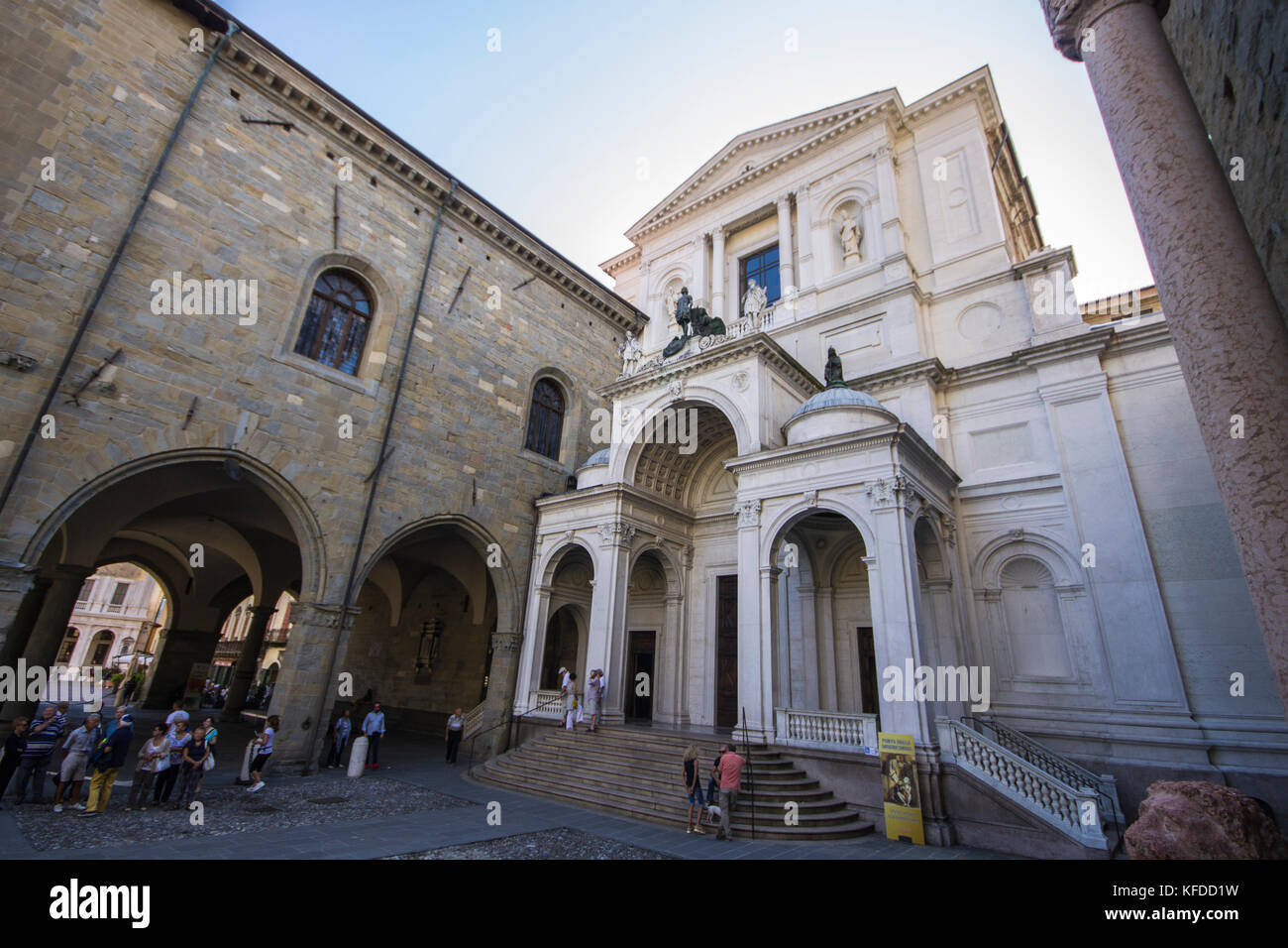 Monuments de la Città Alta (ville haute) de Bergamo, Italie. Le Duomo (cathédrale), la Basilique de Santa Maria Maggiore et la chapelle Colleoni (Col Banque D'Images