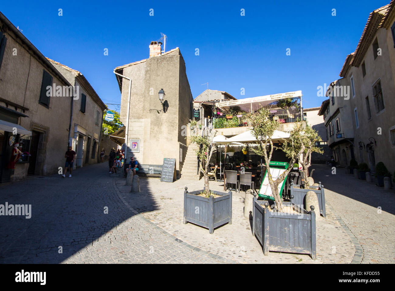 L'intérieur de la Cité de Carcassonne, forteresse médiévale citadelle situé  dans la région Languedoc-Roussillon. Un site du patrimoine mondial depuis  1997 Photo Stock - Alamy