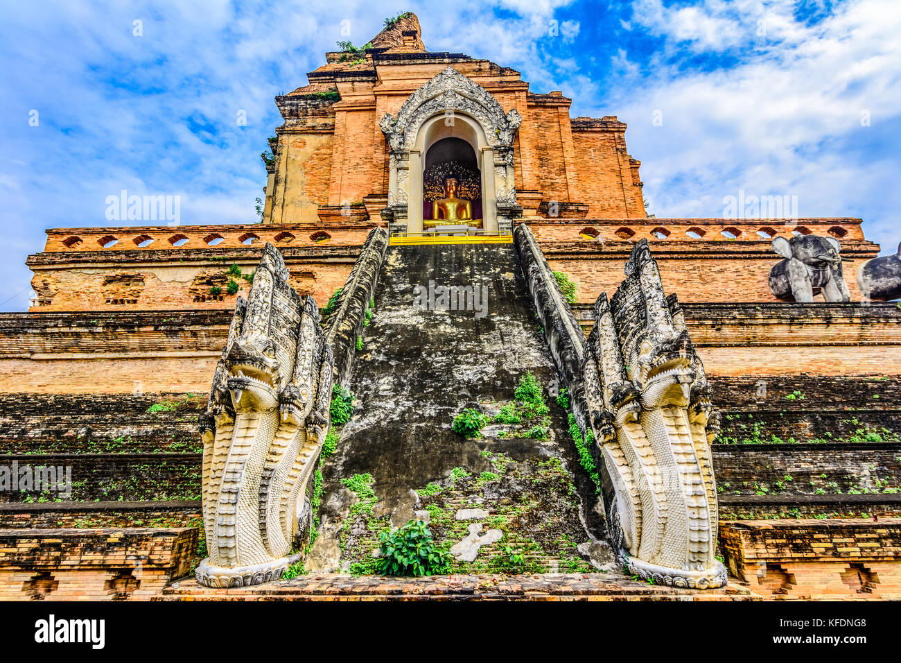 L'ancienne pagode à Wat Chedi Luang à Chiang Mai, province de Thaïlande, Asie Banque D'Images