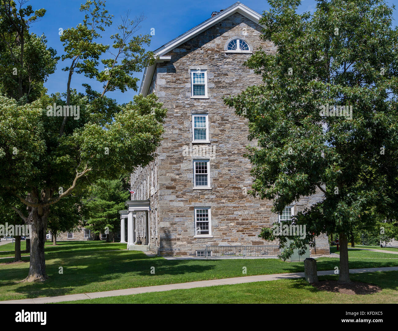 Stone bâtiment dortoir, Middlebury College, Middlebury, Vermont, Etats-Unis Banque D'Images