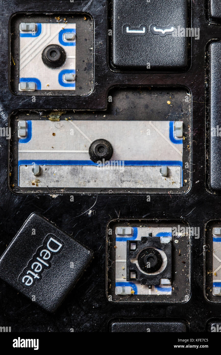Les touches du clavier de l'ordinateur cassé avec missing Banque D'Images