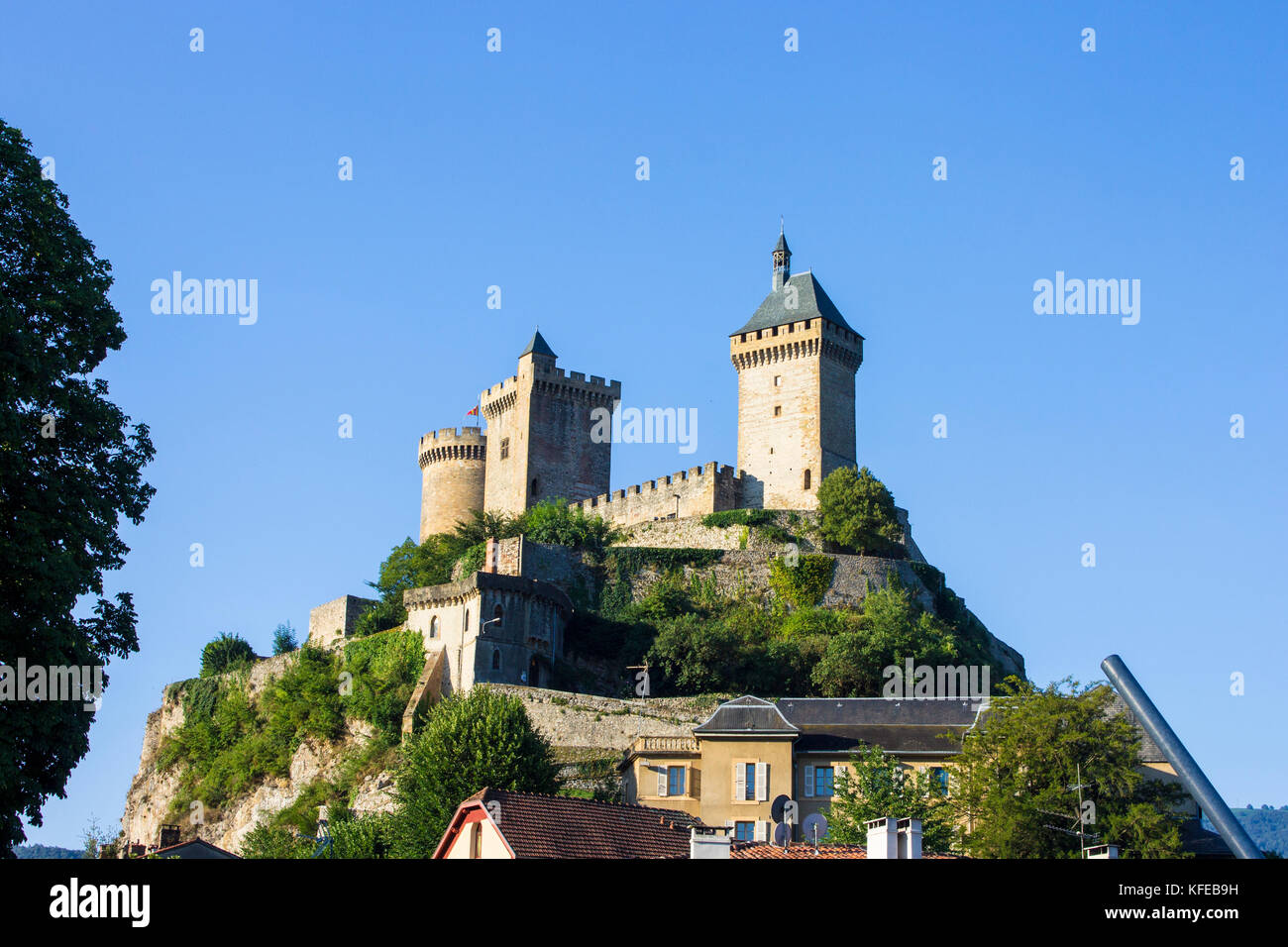 Le château de Foix, un château qui domine la ville de Foix dans le département français de l'Ariège Banque D'Images