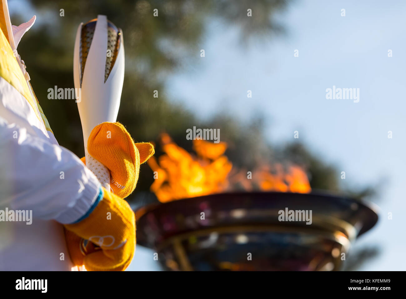 Thessaloniki, Grèce, 27 Oct, 2017:Le relais de la flamme des Jeux Olympiques d'hiver est arrivé à Thessalonique. La flamme est né à Olympie se rendra à North Ko Banque D'Images