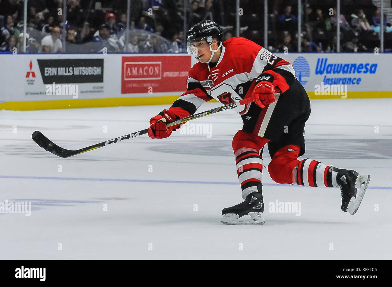 Le 22 septembre 2017. Mississauga, ON, Canada - foget Mathieu sur la glace durant la saison régulière 2017-2018 de la ligue de hockey mississauga steelheads vs ott Banque D'Images