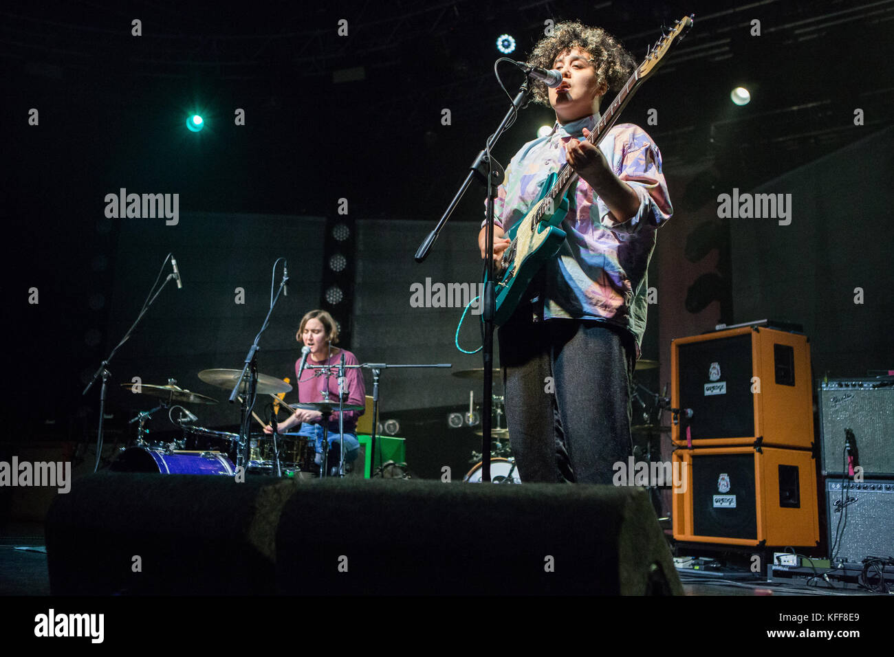 Milan Italie. 27 octobre 2017. Le duo écossais/Inglish pattes sacré il se produit sur scène à l'ouverture de la Fabrique de Mogwai afficher Crédit : Rodolfo Sassano/Alamy Live News Banque D'Images