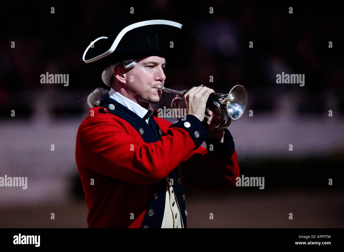 Washington, DC, USA. 27 Oct, 2017. L'Armée américaine Old Guard Fife and Drum Corps exécute pendant une pause dans la capitale une arène à Washington, DC. Credit : Amy Sanderson/ZUMA/Alamy Fil Live News Banque D'Images