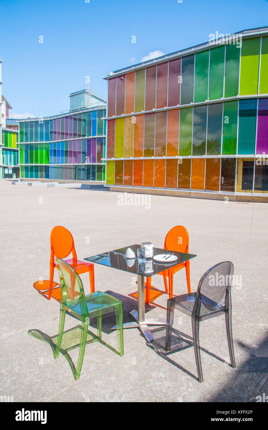 Terrasse et façade de MUSAC. Leon, Espagne. Banque D'Images
