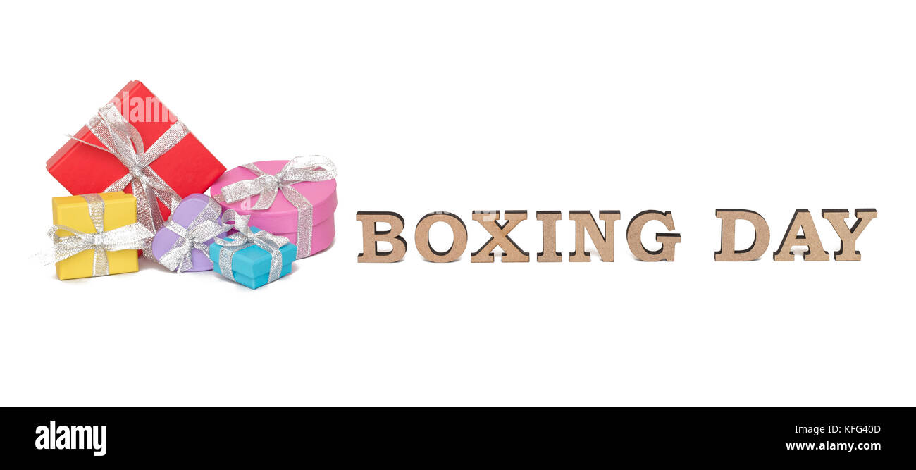 Les boîtes colorées avec des mots Boxing Day, isolated on white Banque D'Images