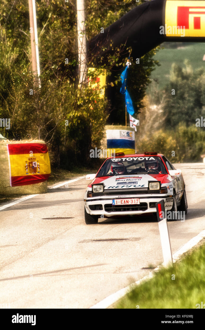Saint-marin, Saint-marin - OTT 21, 2017 : Mitsubishi Lancer Evo III 1995 rallye de voitures de course anciennes LA LÉGENDE 2017 la célèbre course historique de Saint-Marin Banque D'Images