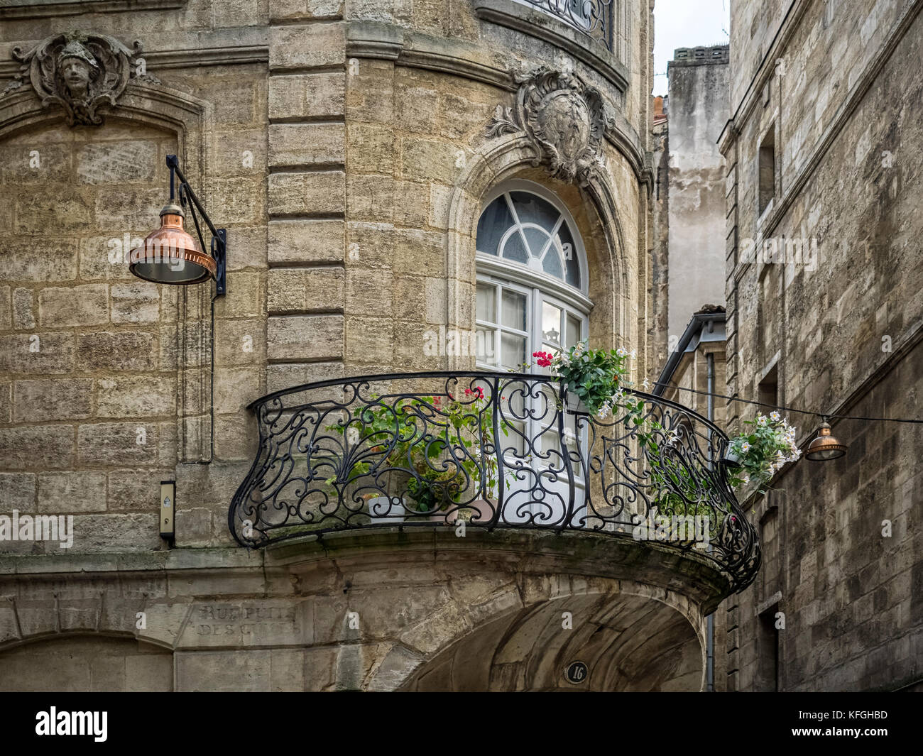 Wrought iron balcony railings Banque de photographies et d’images à ...