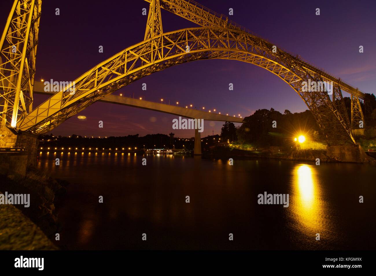 Ponts sobre o rio Douro entre o Porto e Vila Nova de Gaia Banque D'Images