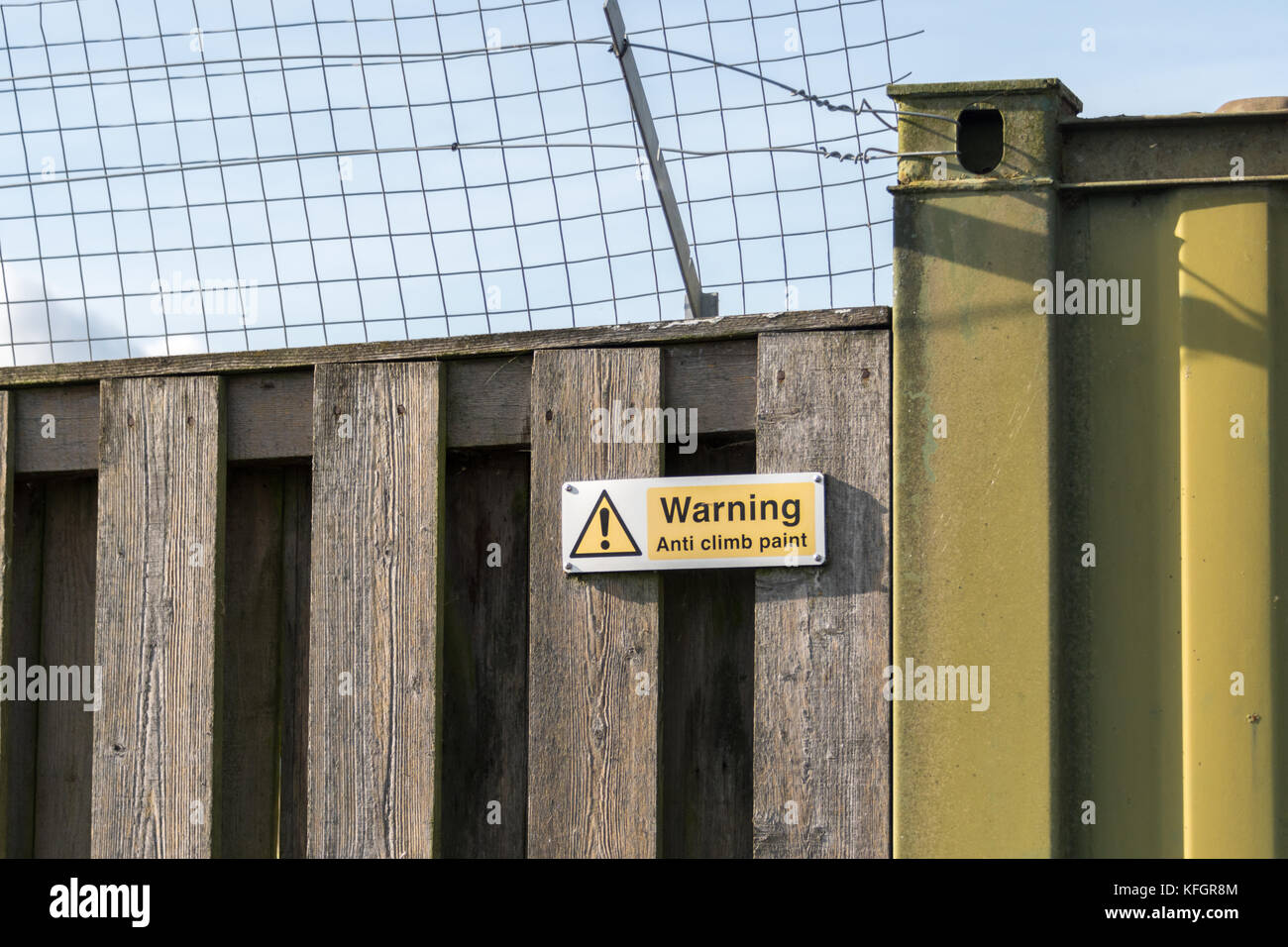 Anti douleur monter Avertissement signe à réserve rspb rainham marshes Banque D'Images