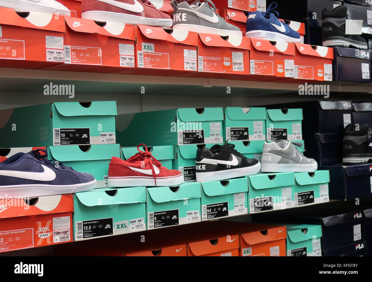 Magasin de chaussures de sport Banque D'Images