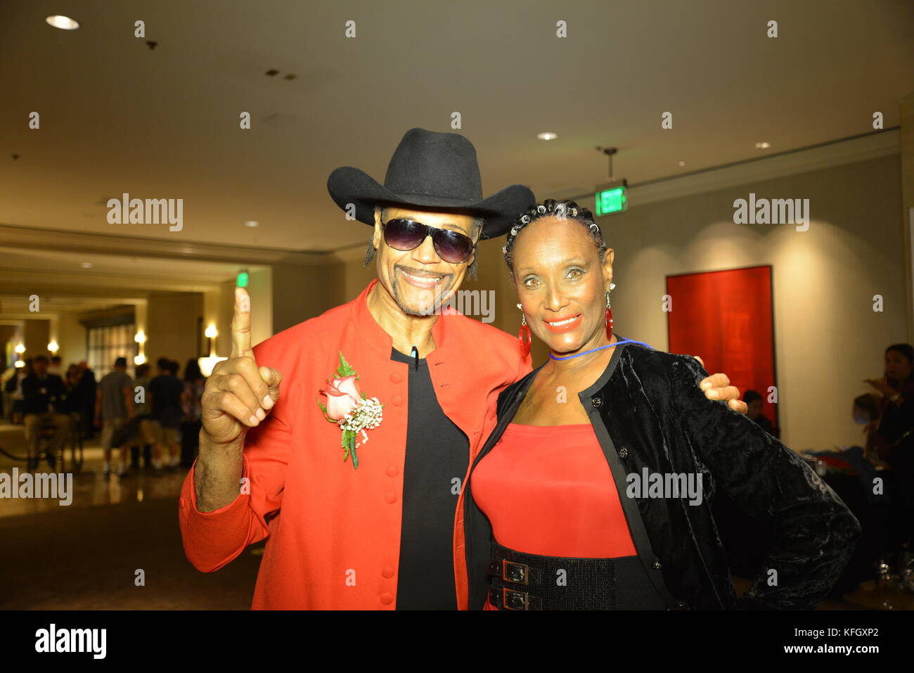 Chef/hôte de cerdant cdaem avec l'actrice trina parks au hollywood show Banque D'Images